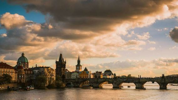 Prague: Evening Dinner Cruise