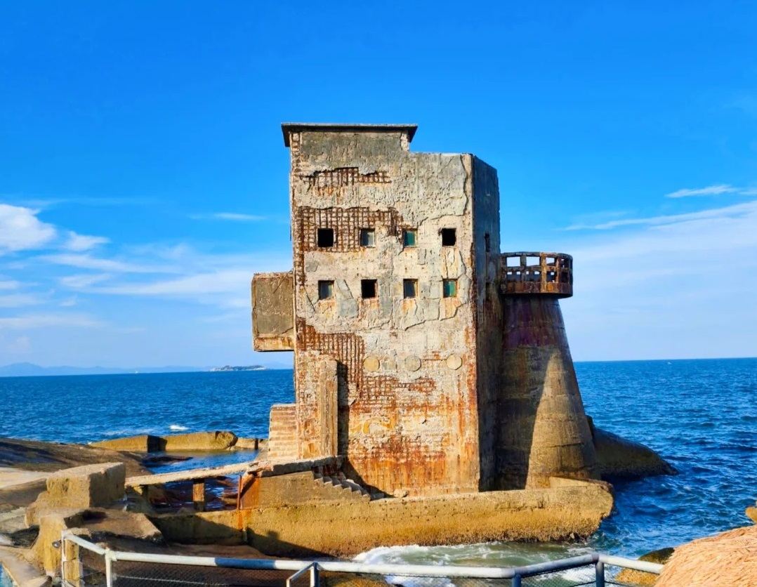 汕尾包車8小時|打卡網紅玻璃海+紅海灣+風車島+海上古堡【汕尾城區/汕尾站上門接駁+獨立成團無購物】