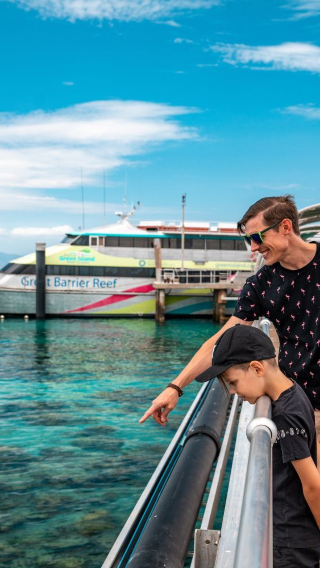 Cairns Big Cat/Green Island Great Barrier Reef Cruise [Short Trip/Snorkeling/Glass Bottom Boat]