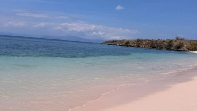 Lombok: Pink Beach 1-Day Tour [Hotel Transfer + Meals Included + Boat Ticket + Guide]