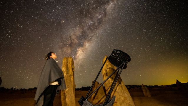 オーストラリア・ザ・ピナクルズ・デザート サンセット&星空観賞+サンドボーディングツアー【市内送迎+夕食(ドリンク付き)】