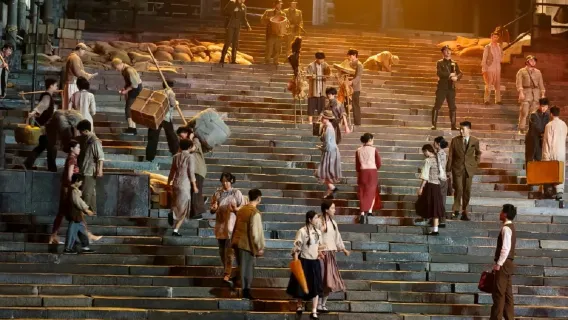 Aufführung im „Chongqing·1949“-Theater (360°-Rotationsbühne mit immersiver Vorführung)