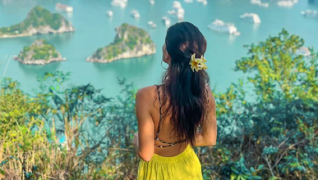 ทัวร์ 1 วันฮานอย-อ่าวหะล็อง เกาะสวรรค์ ถ้ำเซอร์ไพรส์ ล่องเรือกุ้ยหลินแห่งท้องทะเล พายเรือคายัค ท่องเที่ยวเวียดนาม