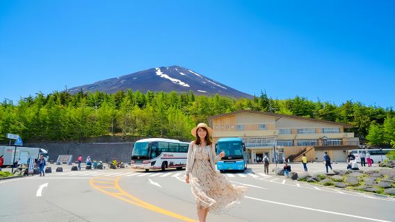 Excursión de un día a Tokio y el Monte Fuji (Estación 5ª): Ocho Fuentes de Oshino + Outlet Gotemba / Experiencia termal