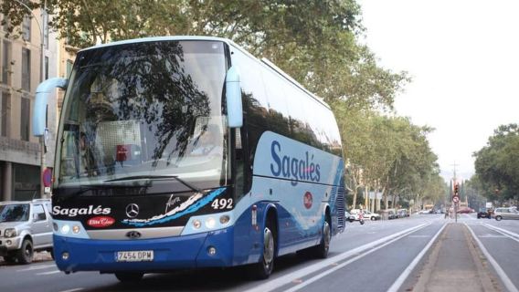 Girona: Girona Airport Bus Transfer from/to Barcelona Center