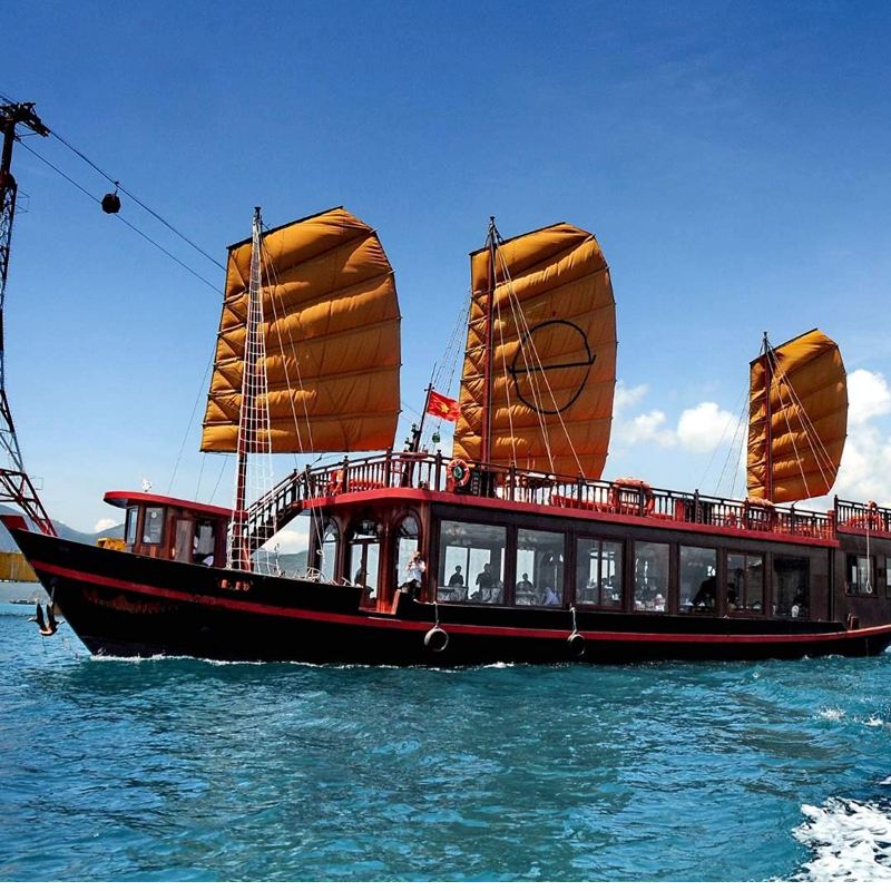 ทัวร์ 1 วัน เรือยอร์ชหลวงเวียดนามที่ญาจาง การล่องเรือหรู อาหารทะเล ดำน้ำตื้น ตกปลาในทะเล บริการรับส่งจากโรงแรม