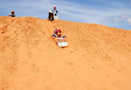 Half-day Jeep Shared Transfer or Private Charter Tour in Mui Ne, Vietnam, Departing from Ho Chi Minh, Nha Trang, or Dalat