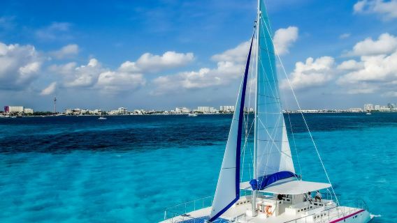 Isla Soones: Chuyến tham quan bằng thuyền Catamaran cao cấp từ Cancún