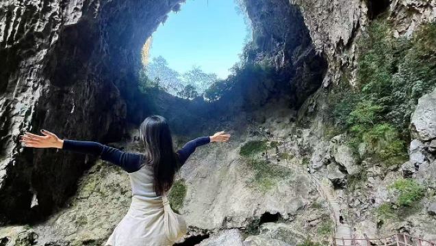 Lawatan Sehari ke Sanmenhai Hechi [Pemerhatian Sanmenhai Biru dengan Rakit Buluh + Mendaki Gunung untuk Pemandangan]