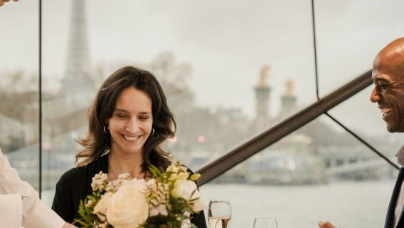 Seine River: Dinner Cruise with Live Music by Bateaux Mouches