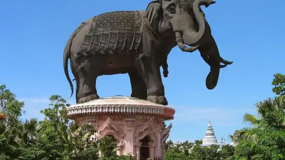 暹羅古城+三頭神象 包車一日遊