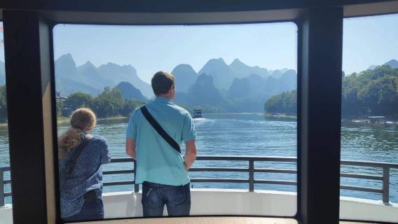 Guilin: Li River Cruise with Pick up and Yangshuo