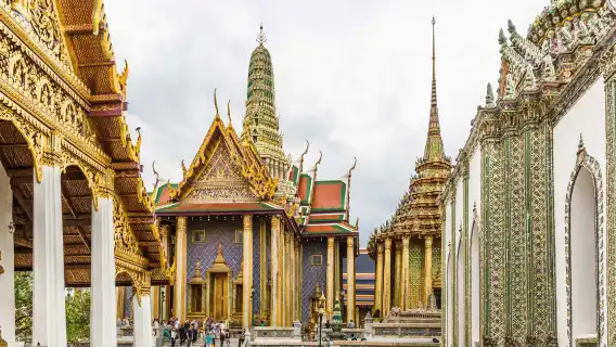 曼谷步行導覽：大皇宮與河畔標誌性寺廟