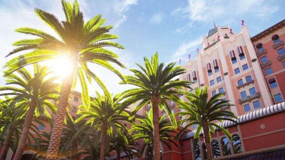 Forfait Universal Studios Beijing Grand Hotel (2 jours, 1 nuit) / 3 jours, 2 nuits / Forfait Universal Studios Beijing Grand Hotel (2 personnes, 3 personnes ou 4 personnes) / Buffet avec hébergement en option au NUO Resort Hotel