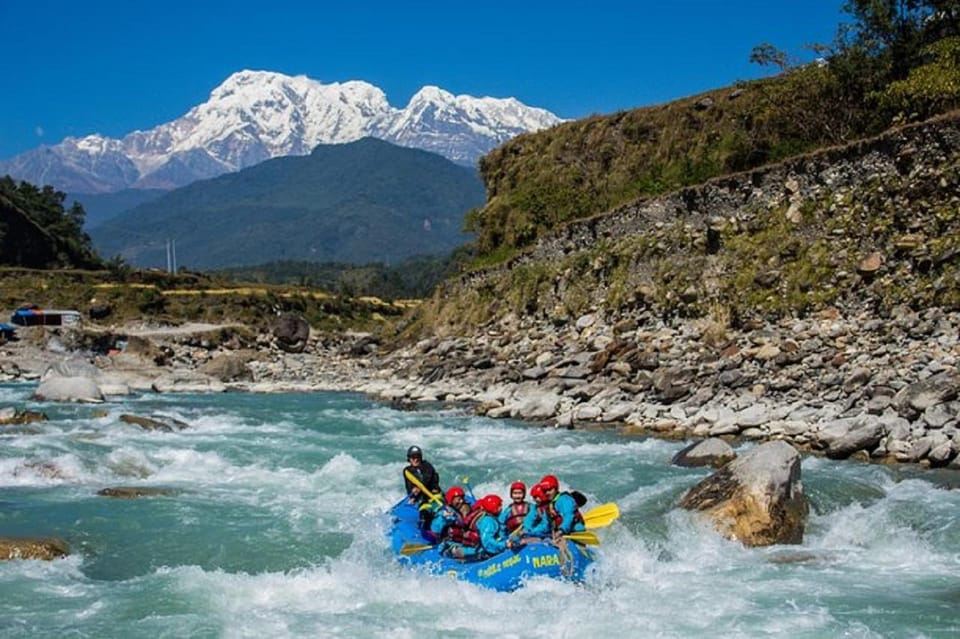 Pokhara: Petualangan Paralayang & Arung Jeram dengan Transfer