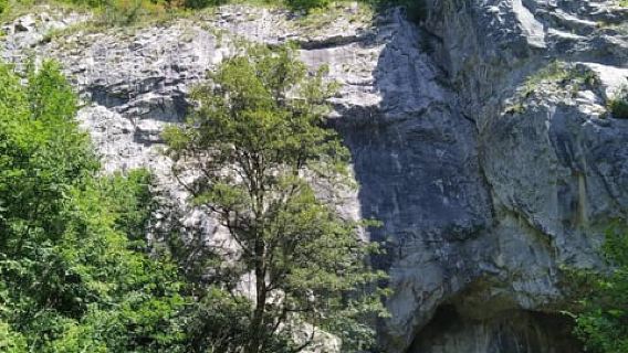 Temui Moravian Karst: Tujuh Perhentian, Satu Lawatan Disesuaikan
