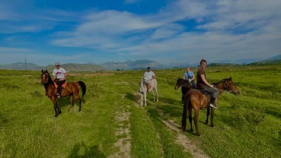 Saranda: Paseo a caballo