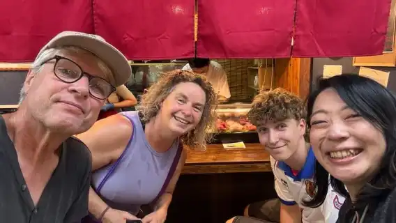 ซัปโปโรแท้ๆ: อาหารกลางวันทะเลที่ตลาดนิโจและทัวร์ประวัติศาสตร์