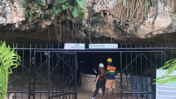 Ocho Rios: Green Grotto Caves Guided Tour with Transfers