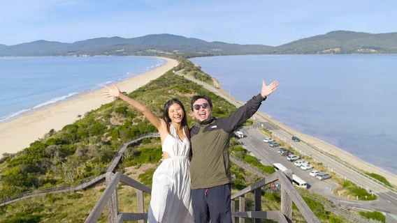 Bruny Island Food, Sightseeing, Guided Lighthouse Tour & Lunch 