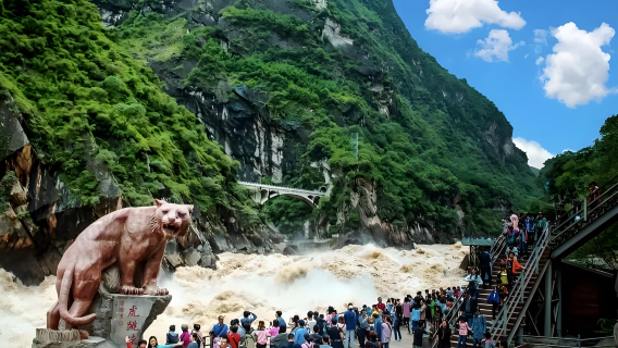 Private day tour from Lijiang to Tiger Leaping Gorge and Baishuitai: A breathtaking visual feast