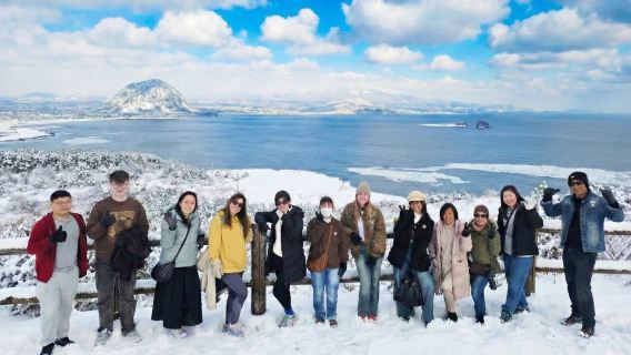 2008년부터 운영 중인 제주 최초의 영어 버스 투어 - 서부와 한라산 제주 하이라이트