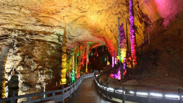 Grand Canyon + Yellow Dragon Cave Private Chartered Tour (Departing from Zhangjiajie)