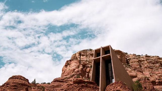 美國鳳凰城來回塞多納地鐵洞+教堂+日落觀景點【免費定制包車】