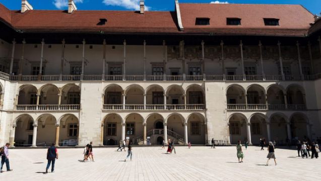 Cracow: Guided Tour of the Wawel Castle & Cathedral
