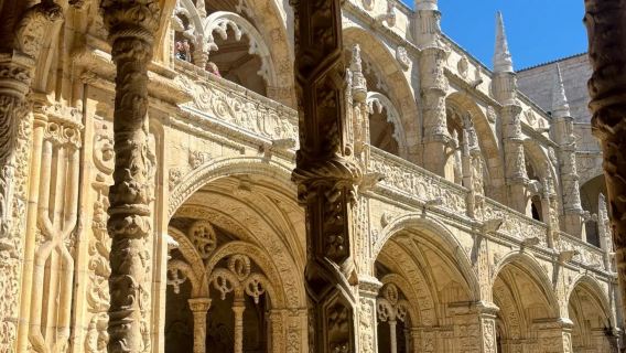 Lisbon - Menara Belém - Monumen Penemu - Bandar Lama Alfama - Istana St. George