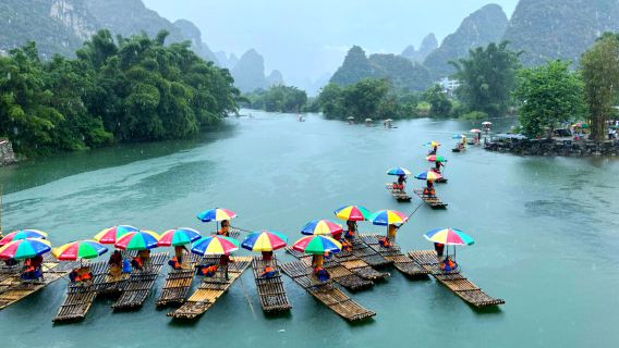 Drone offert | Excursion d'une journée : Croisière 3 étoiles / 4 étoiles sur la rivière Li / Promenade en option + excursion en radeau de bambou sur la rivière Yulong
