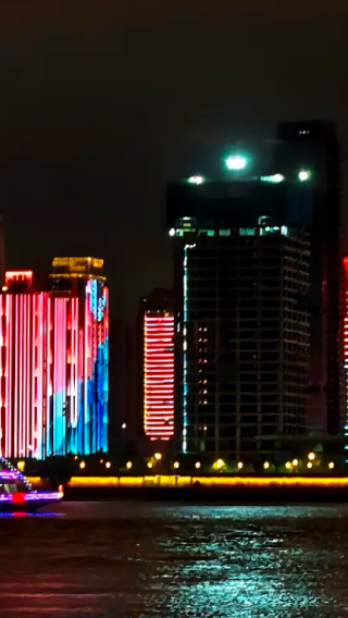 [On‑land tour guide accompaniment] Night tour of Wuhan Jianghan Customs Building, Hankou River Beach & Lihuangpi Road, including night cruise experience