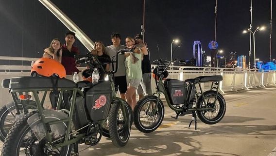 Downtown Dallas: 2-Hour Sunset E-Bike Tour - City Skyline