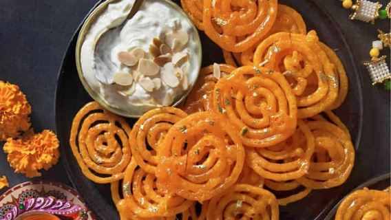 Old Delhi: Guided Street food with private transportation.