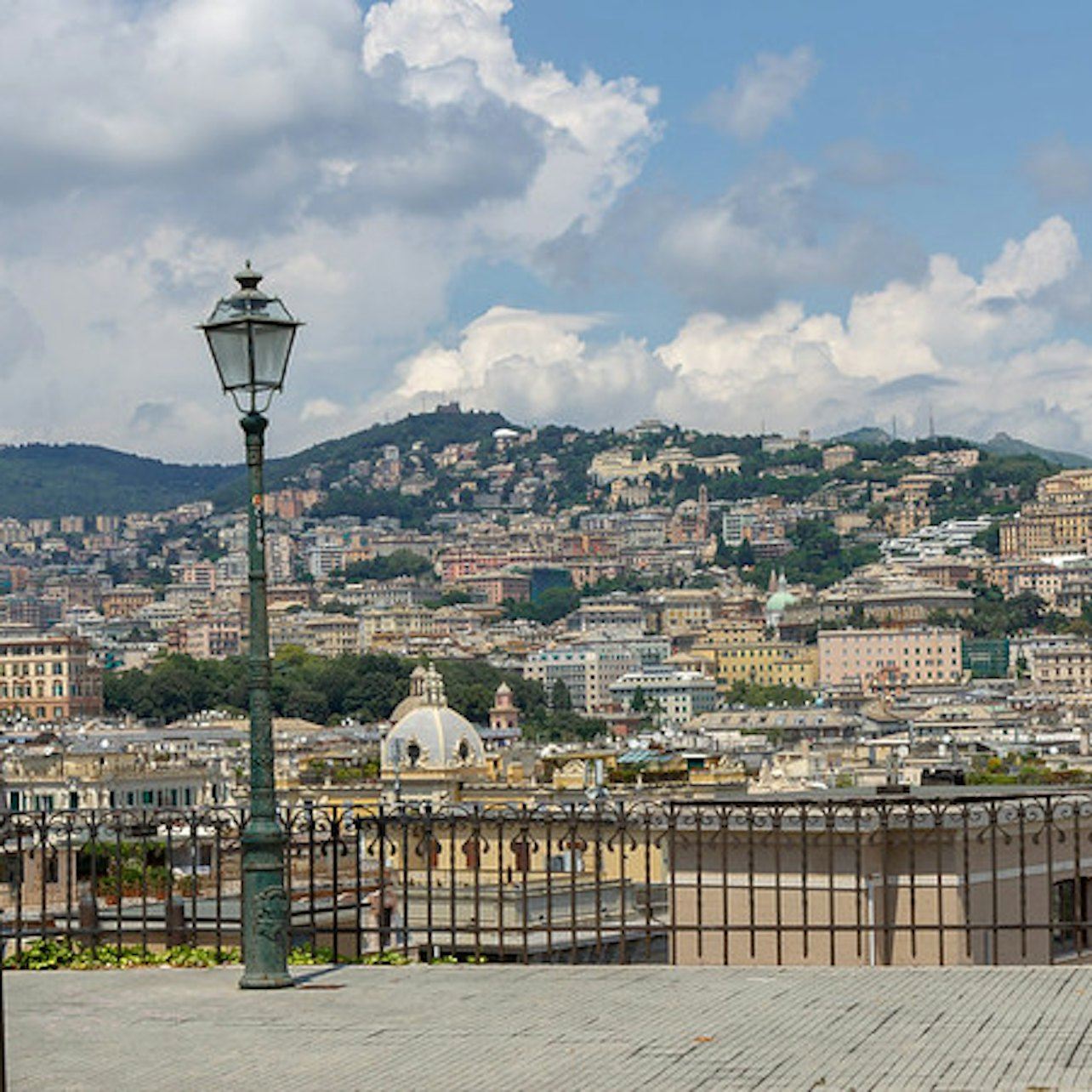 Tur Jalan Kaki Kota Tua Genoa