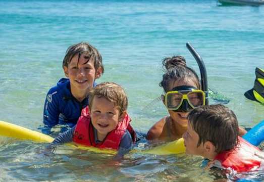Frankland Islands Reef: Guided Day Cruise from Cairns + Snorkeling + Lunch AUD 159.86