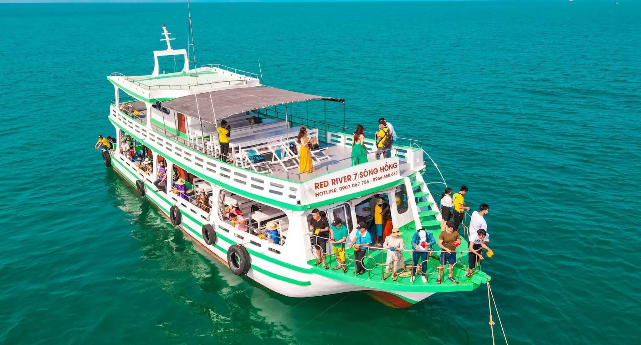 ทริปวันเดียว ฟูก๊วก + เกาะกัญจา + เกาะเล็บมือนาง + เกาะหยุนทุ่ย [ดำน้ำตื้น & ตกปลา + ไกด์นำเที่ยว + อาหารกลางวัน]