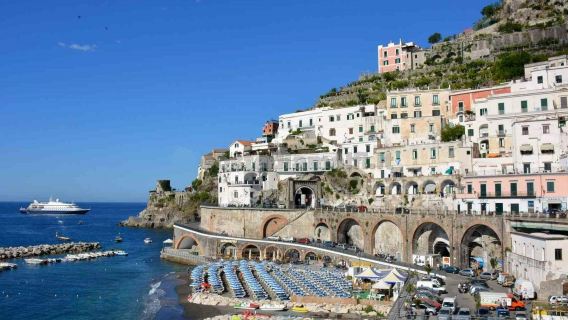 Amalfi Coast & Sorrento: Roundtrip Transport from Naples