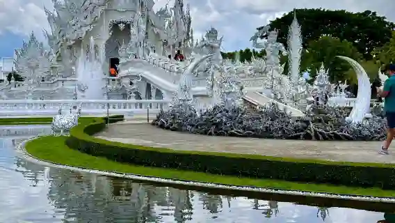 清萊三廟+愛麗絲餐廳：普通話導遊拼團一日遊