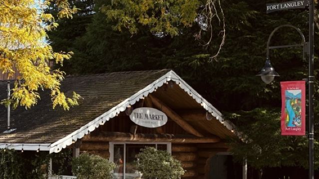 lawatan sehari sewaan peribadi di bandar Vancouver + pekan retro Fort Langley