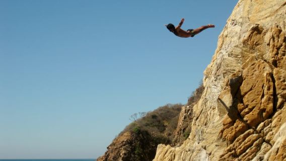 *High Cliff Diver Show & Round Trip Transportation