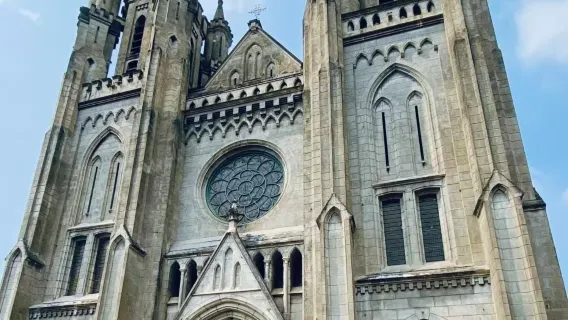 Jakarta + Soekarno-Hatta & Halim Perdanakusuma Airport + airport pick-up/drop-off + Chinese-speaking charter service/customizable itinerary