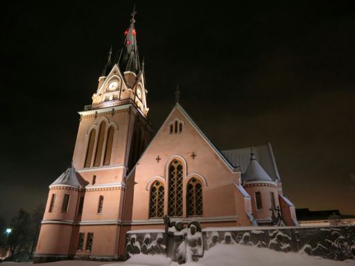 洛瓦涅米往返-凱米【冰雪城堡+破冰船】一日遊