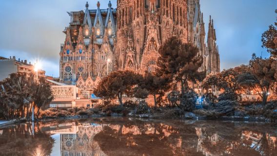 聖家族大教堂+米拉之家+巴塞羅之家+桂爾公園【一日中文包車】