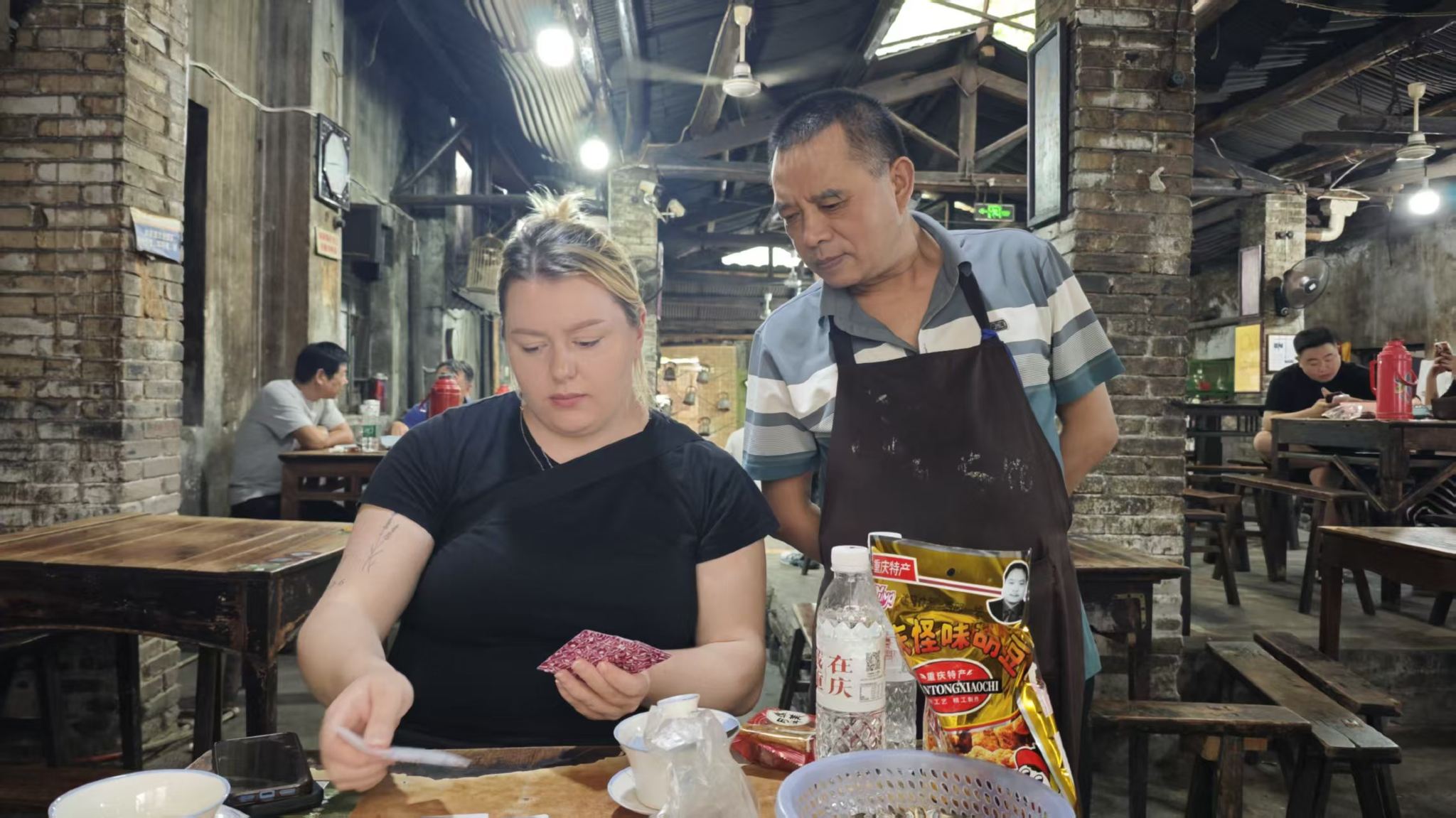 Local architects guide you to explore the magical Chongqing|Yangtze River Ferry|Restaurants & dining|Peninsula Night View - Eatwith