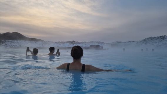 Golden Circle, Volcano Crater and Blue Lagoon Small-Group Tour