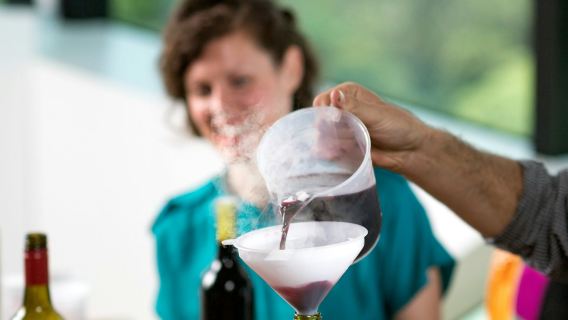 Il banco di miscelazione: laboratorio di vinificazione