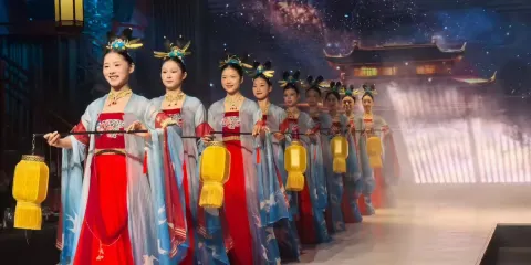 【宜賓二十四宴】四川宜賓二十四宴|全景沉浸式古風餐秀 【可選午宴/晚宴+可選妝造服務+國風宮廷盛宴】