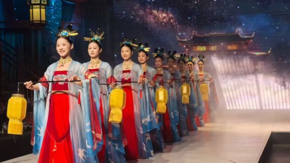 [24 Banquets de Yibin] 24 Banquets du Sichuan à Yibin|Spectacle immersif de banquet antique en vue panoramique [Option déjeuner/dîner + Service de maquillage et coiffure optionnel + Festin impérial de style chinois]