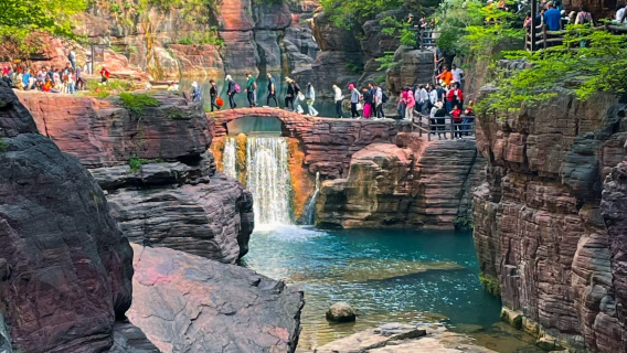 焦作市區包車來回｜雲台山風景名勝區-紅石峽-茱萸峯-泉瀑峽-小寨溝日遊